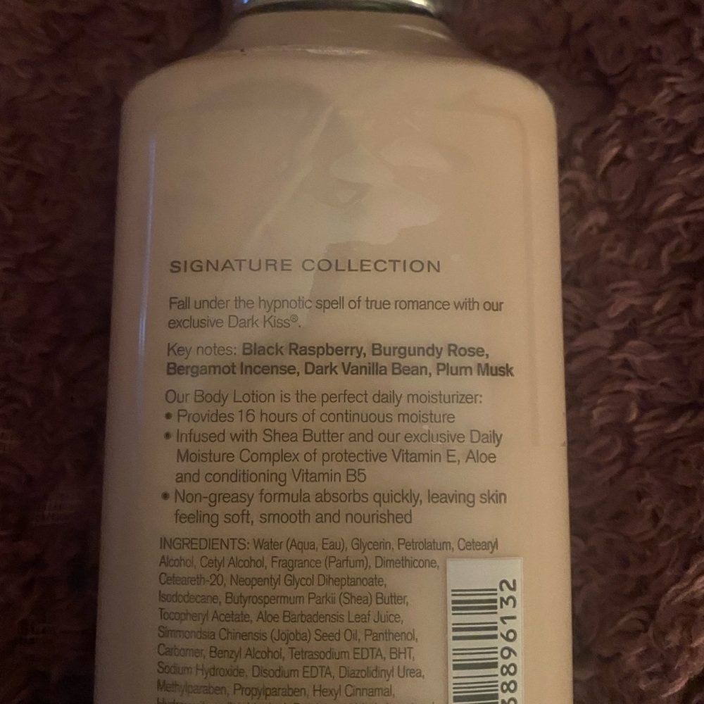 💜NWT! Bath and Body Works Dark Kiss Body Lotion- 8fl oz. 💜 - Picture 4 of 4